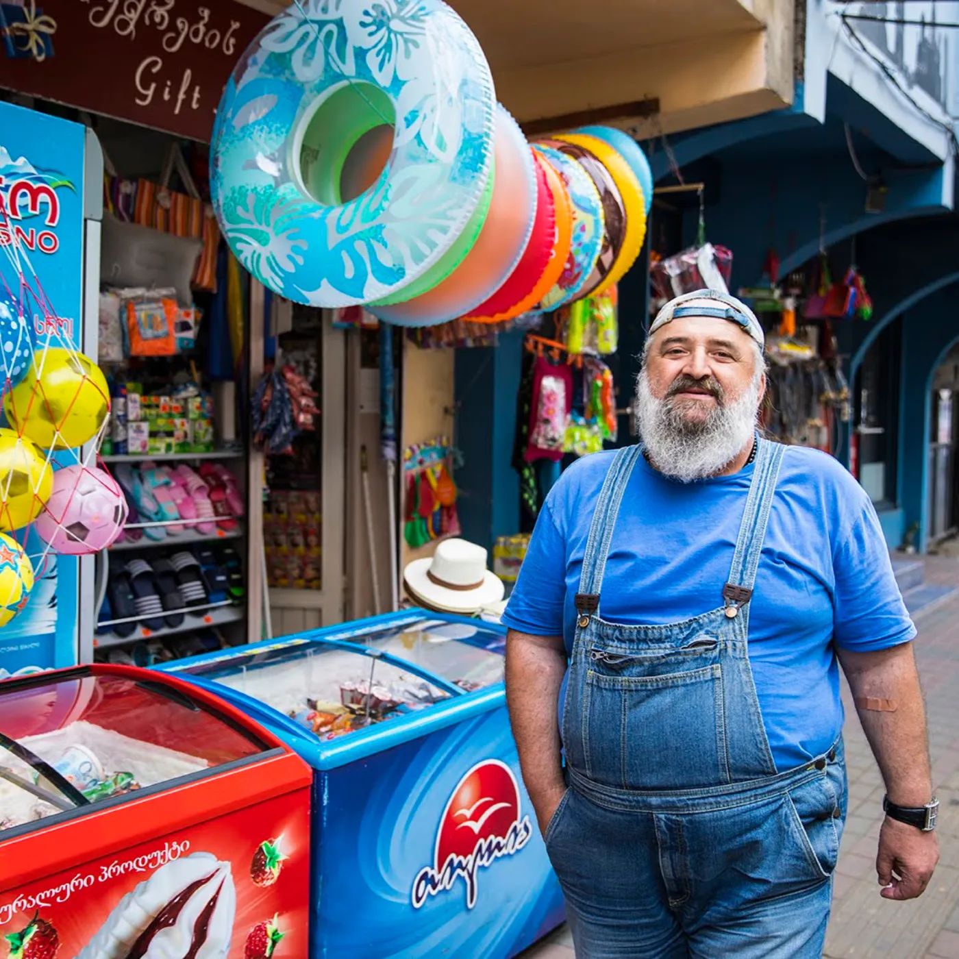 Davit, a beneficiary of Imedi harm reduction site (HRS) is walking in the streets of Batumi, Georgia on 15 July 2019. © FIND / John Rae