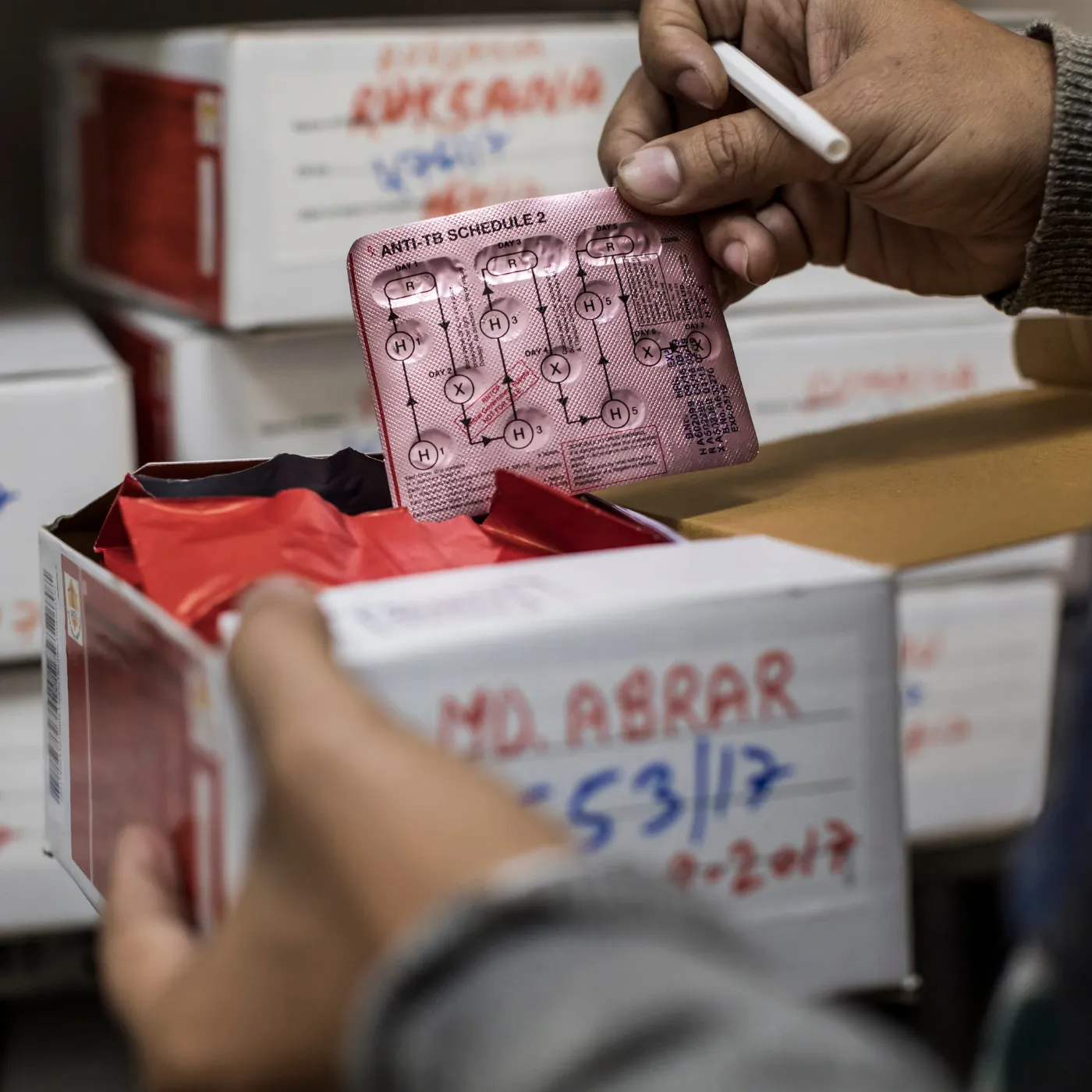 TB DOT program medication at the Chest Clinic (TB) at Lok Nayak Jai Prakash Narayan Hospital, Delhi. December 2017. © FIND / Ben Phillips