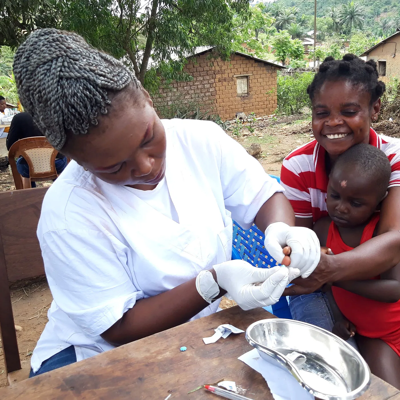 Active screening for sleeping sickness as part of a transboundary elimination programme in the Democratic Republic of the Congo. ©FIND/Joseph Ndung'u, 2018